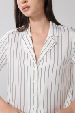 Blusa unicolor manga corta a rayas con botones