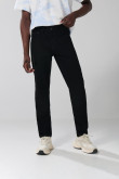 Jean negro 90´S con bolsillos, tiro bajo y bota recta
