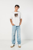 Jean azul claro 90´S con bota ancha, rotos y tiro medio