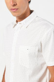 Camisa con cuello sport collar, manga corta