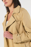 Gabardina  beige liviana con cuello ,cruce doble y cinturón