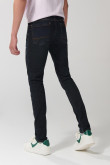 Jean azul intenso tipo skinny con tiro bajo y ajuste ceñido