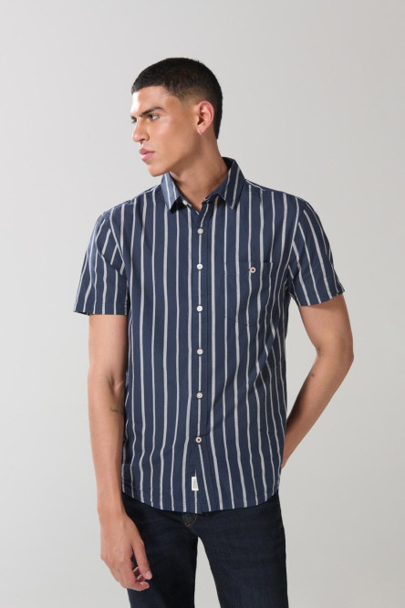 Camisa unicolor a rayas manga corta con botones