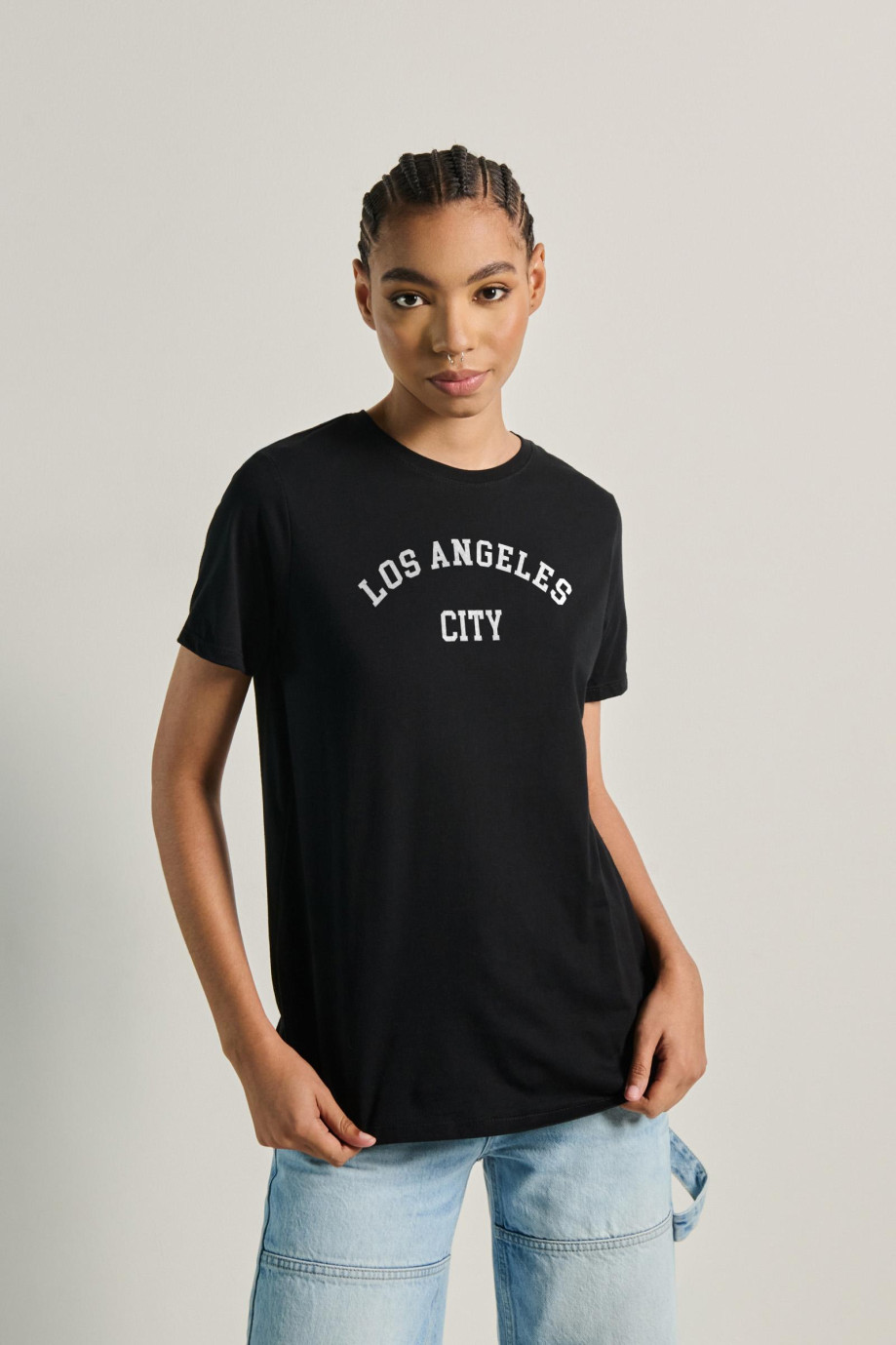 Camiseta en algodón manga corta unicolor con texto college