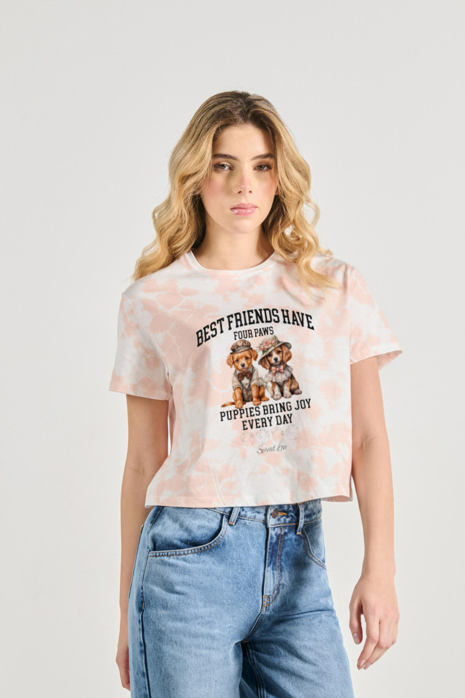 Camiseta crop top unicolor con diseño de perritos