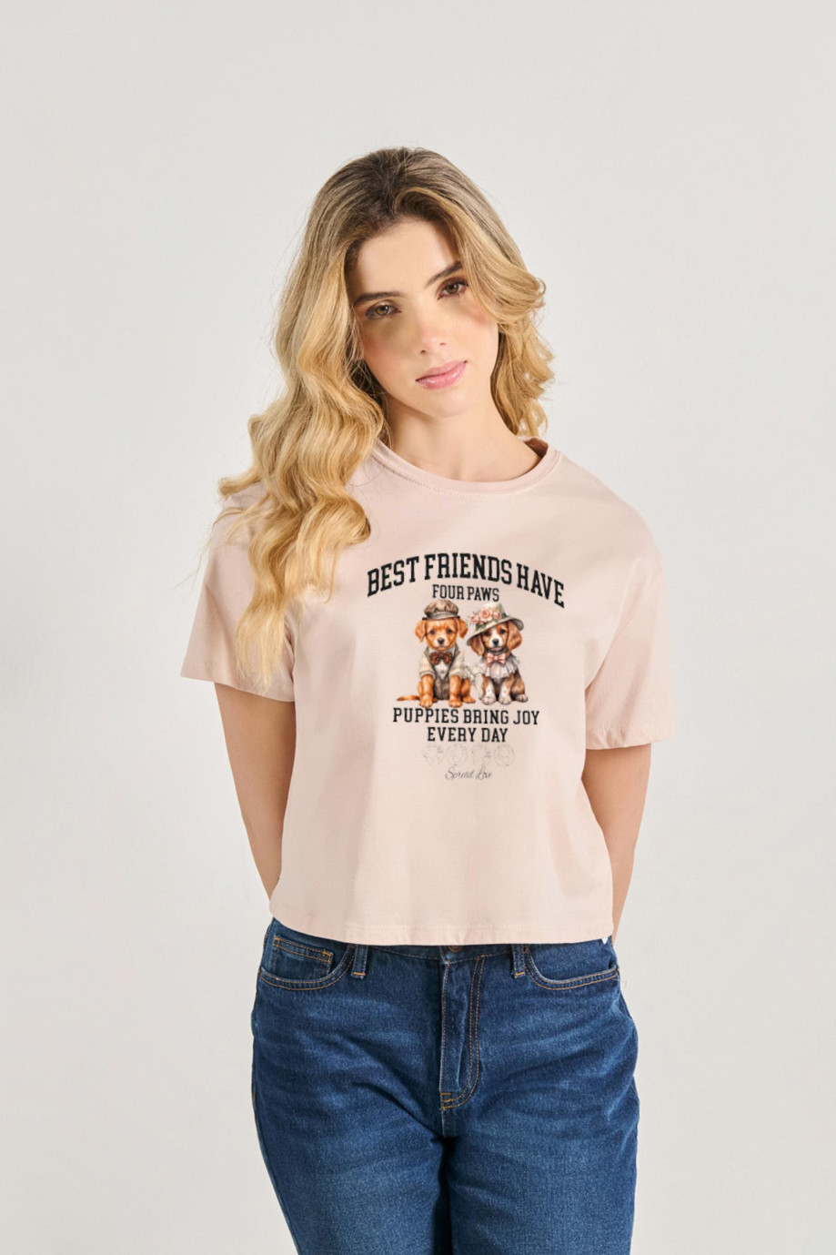 Camiseta crop top unicolor con diseño de perritos
