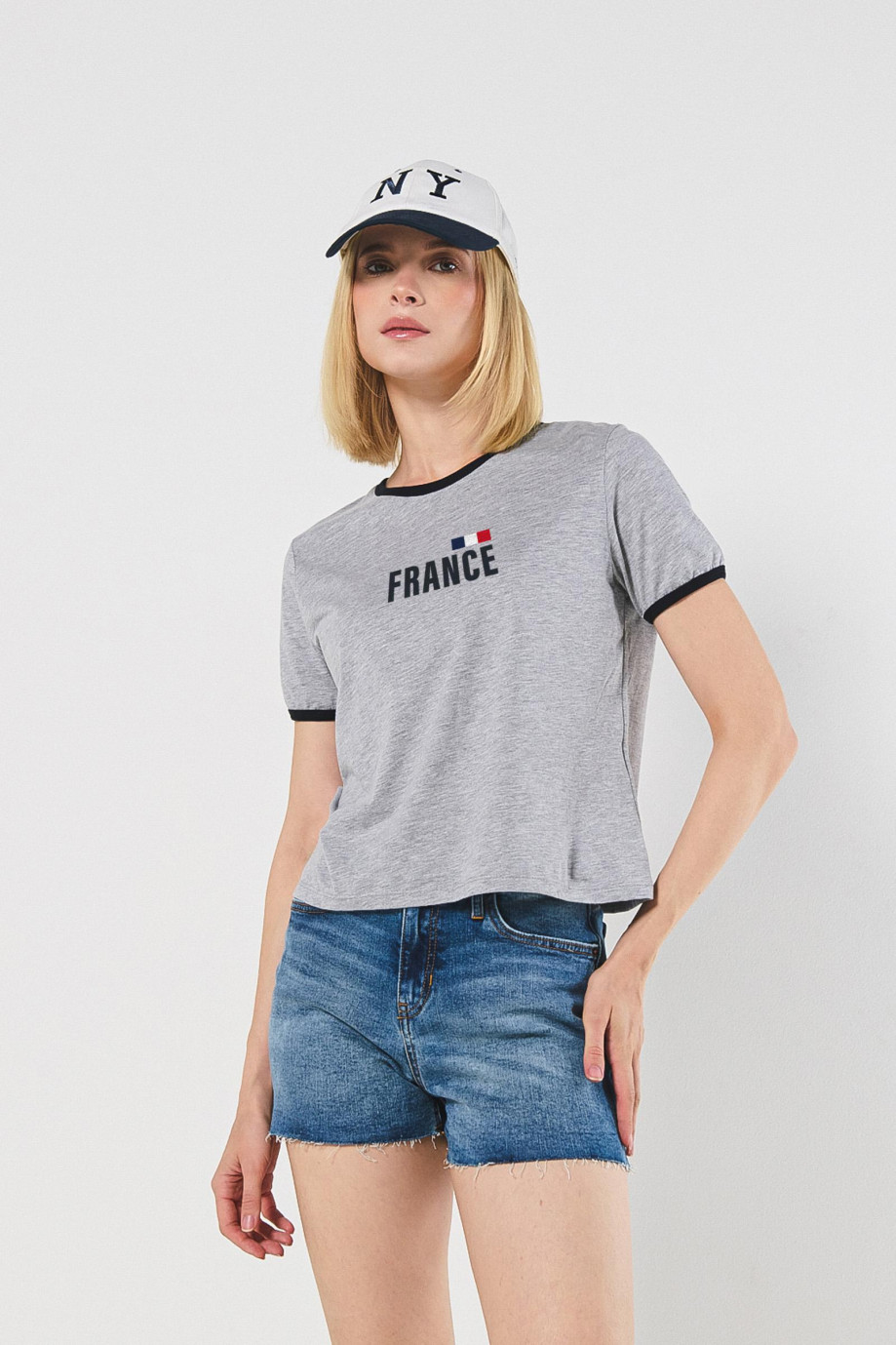 Camiseta manga corta college unicolor en algodón