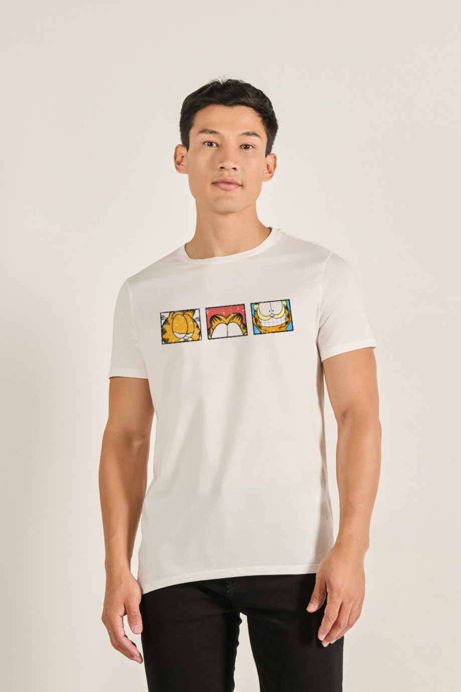 Camiseta unicolor de Garfield con cuello redondo