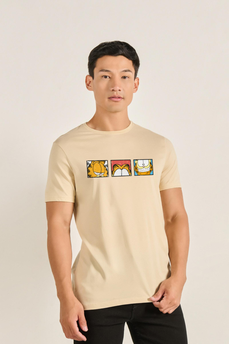 Camiseta unicolor de Garfield con cuello redondo