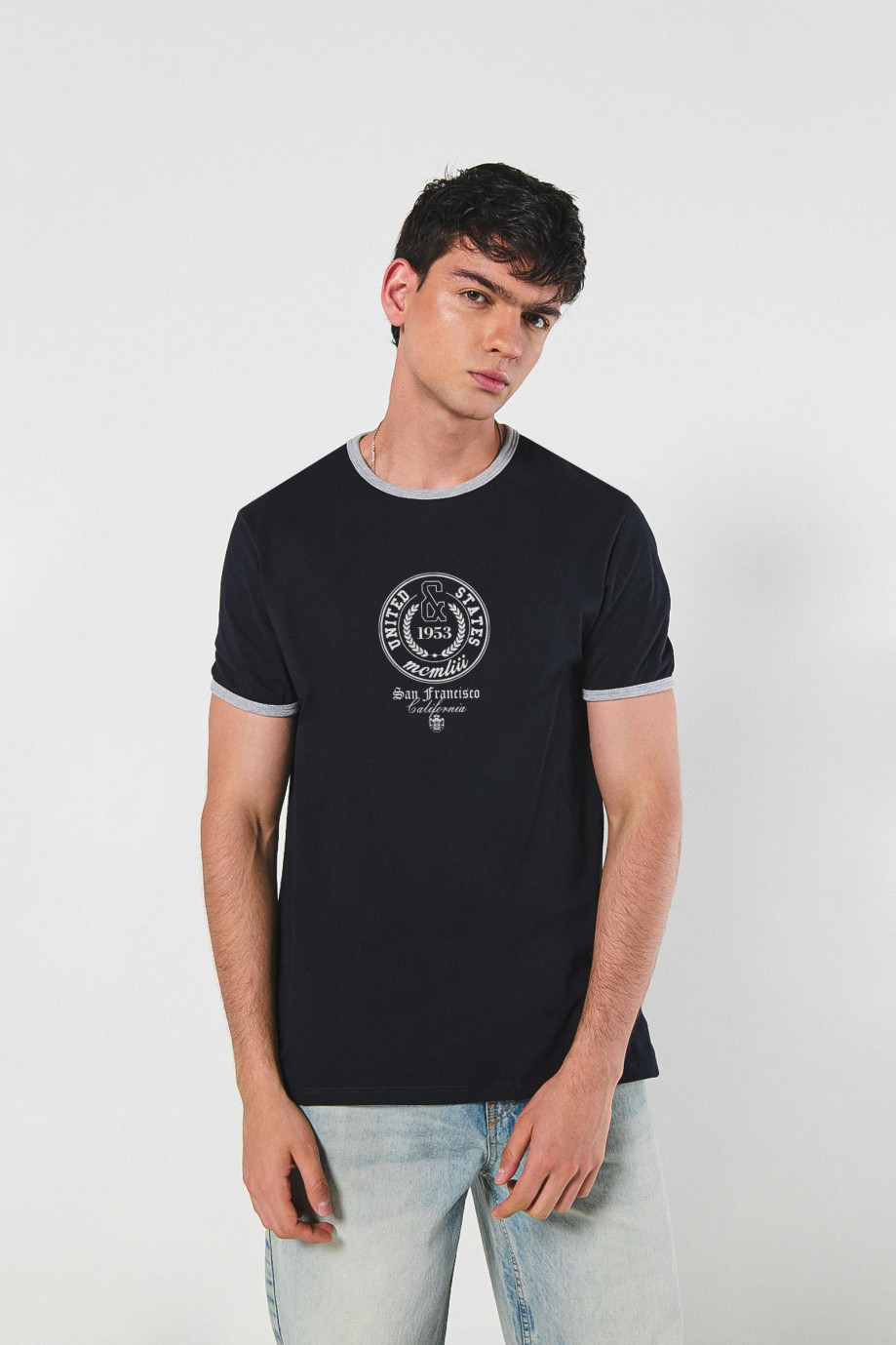 Camiseta con arte college unicolor manga corta en algodón