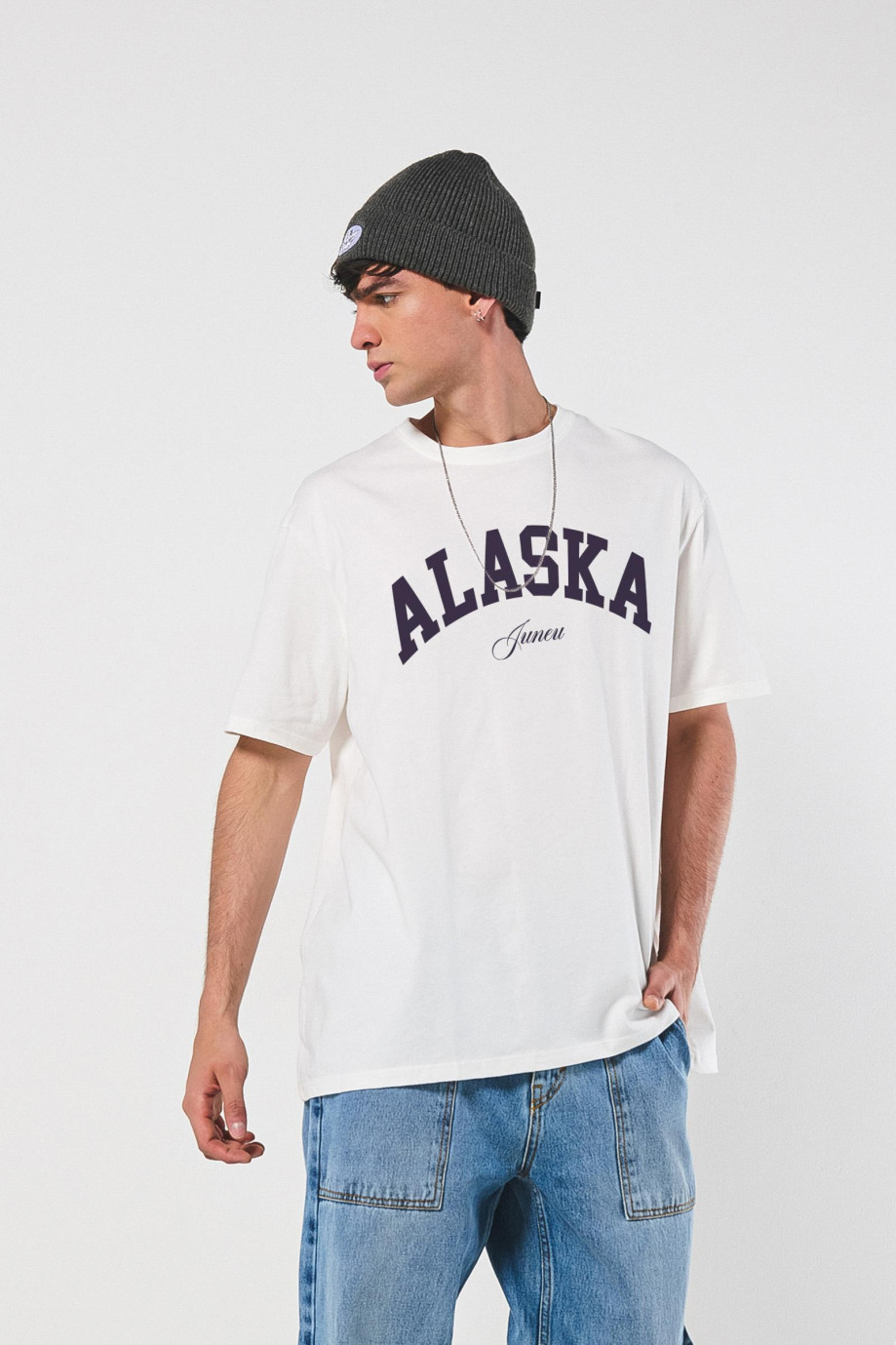 Camiseta oversize unicolor cuello redondo college