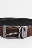 Cinturón café reversible con hebilla cuadrada metálica
