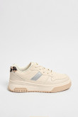 Tenis casuales cremas claros con diseño animal print