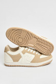 Tenis casuales unicolores con perforaciones y cortes