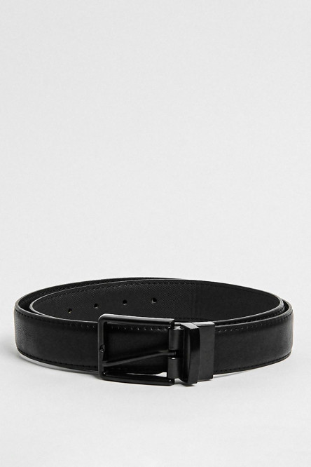 Cinturón negro tipo reversible con hebilla metálica