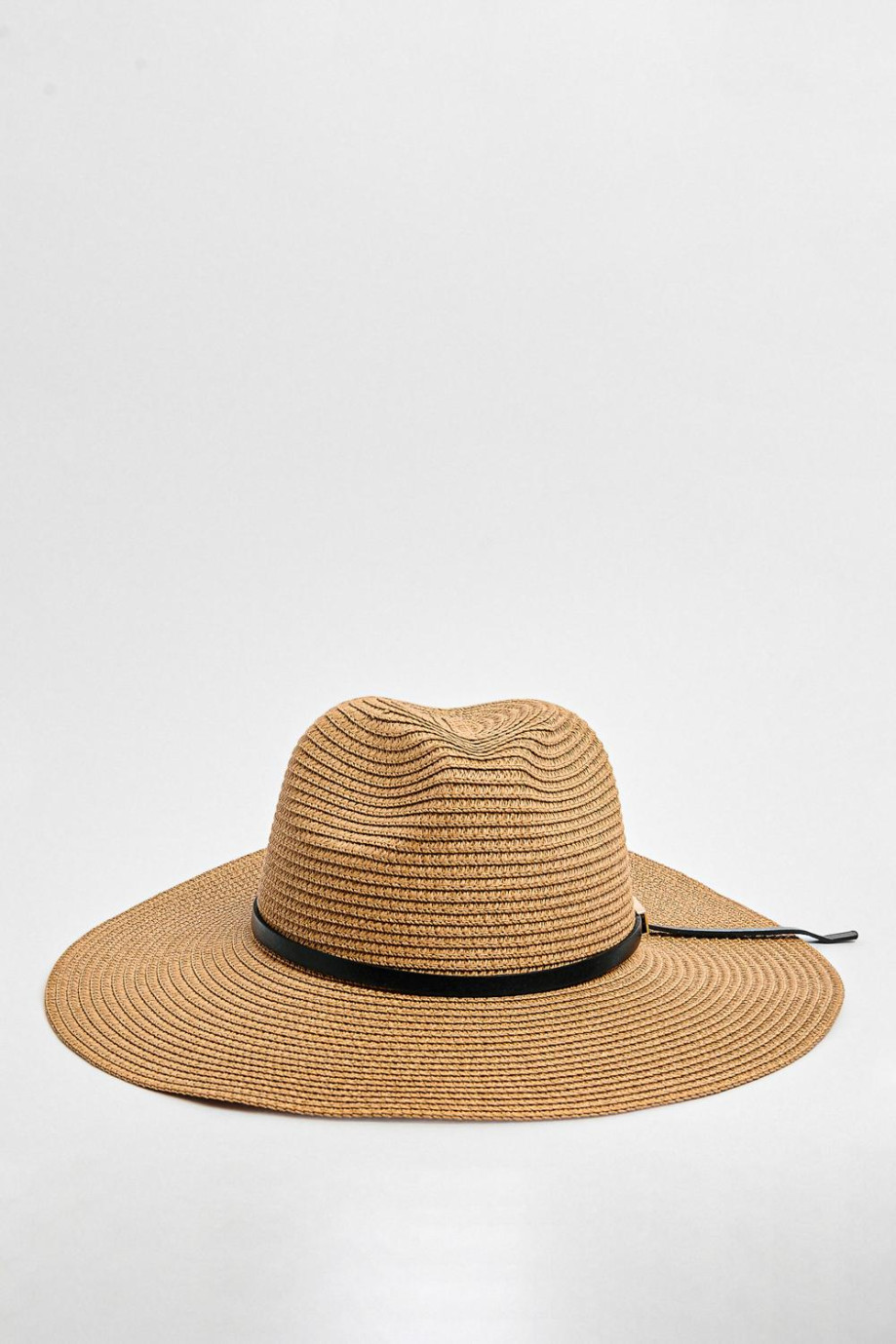 Sombrero fedora kaki oscuro con lazo decorativo negro
