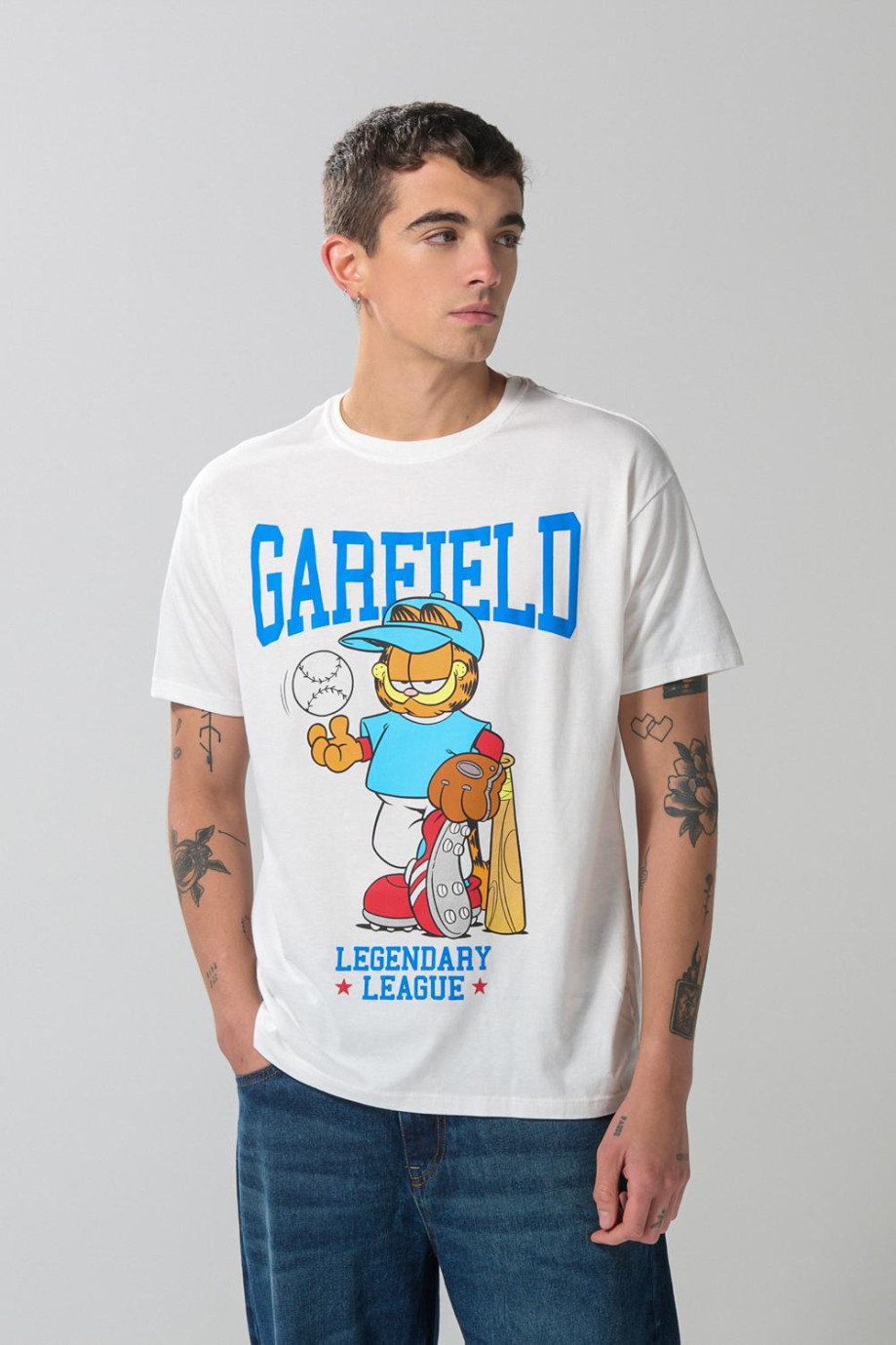 Camiseta crema clara de Garfield con manga corta