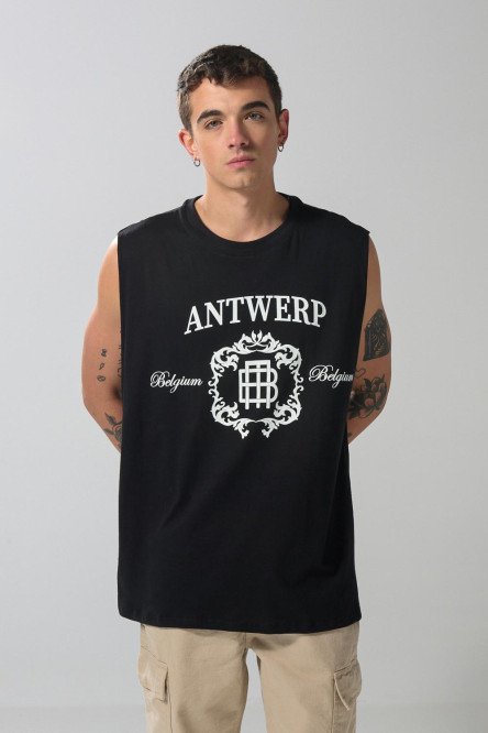 Camiseta oversize negra college con manga sisa