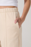 Pantalón jogger kaki claro con elástico en bota