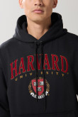 Buzo negro con capota y estampados de Harvard