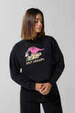 Buzo negro crop top con estampado de Los Picapiedra