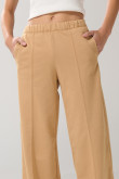 Pantalón jogger unicolor con bota recta y bolsillos