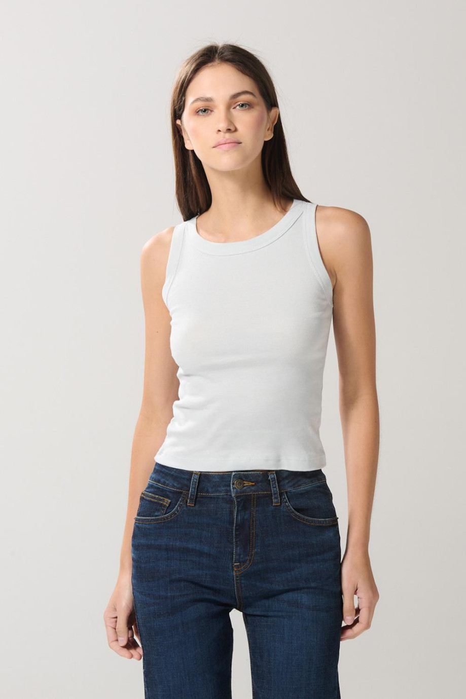 Camiseta manga sisa con texturas acanaladas unicolor