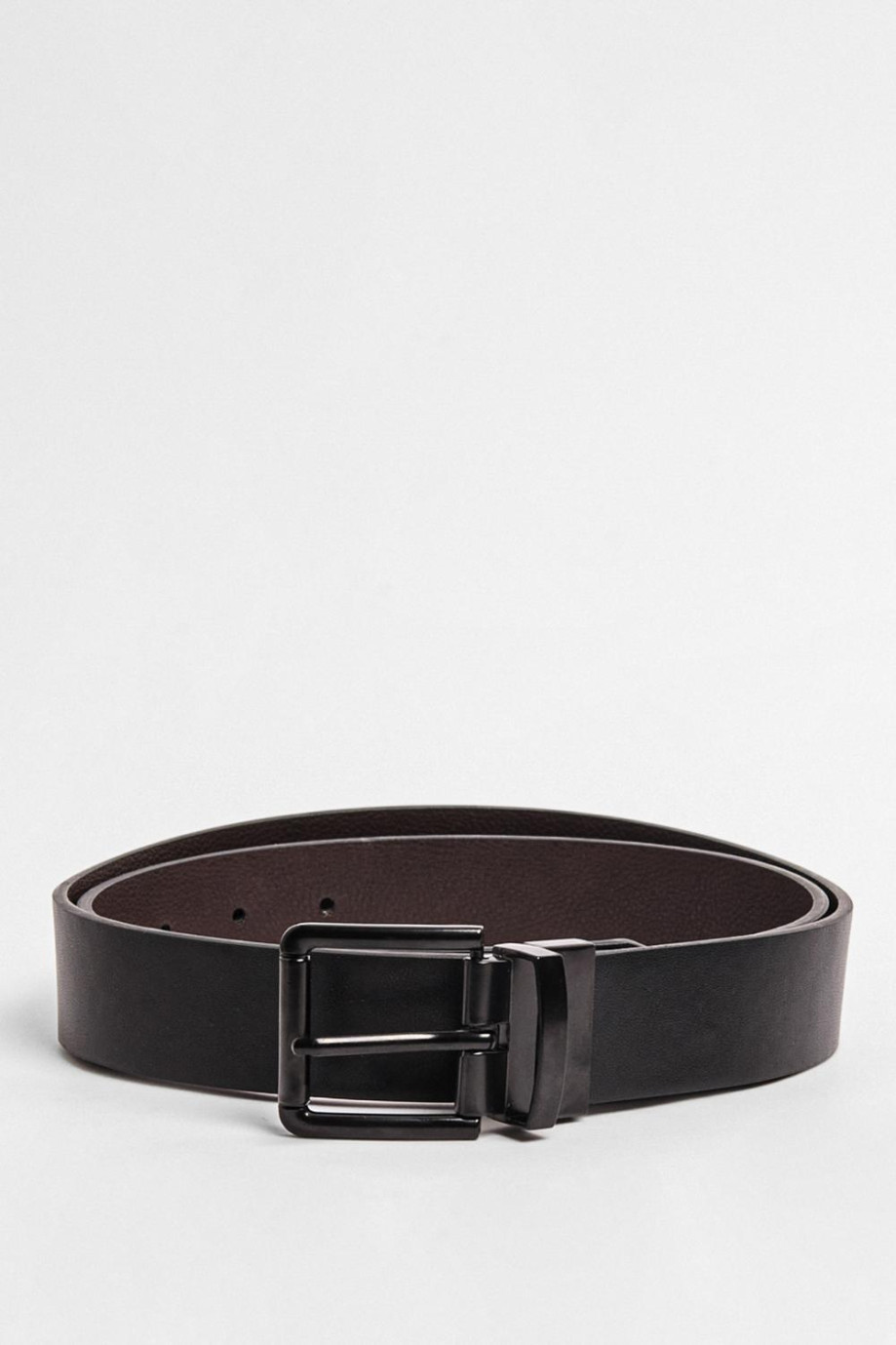 Cinturón negro con sistema reversible y hebilla cuadrada