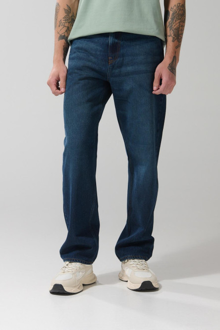 Jean azul oscuro baggy con bota ancha y tiro medio