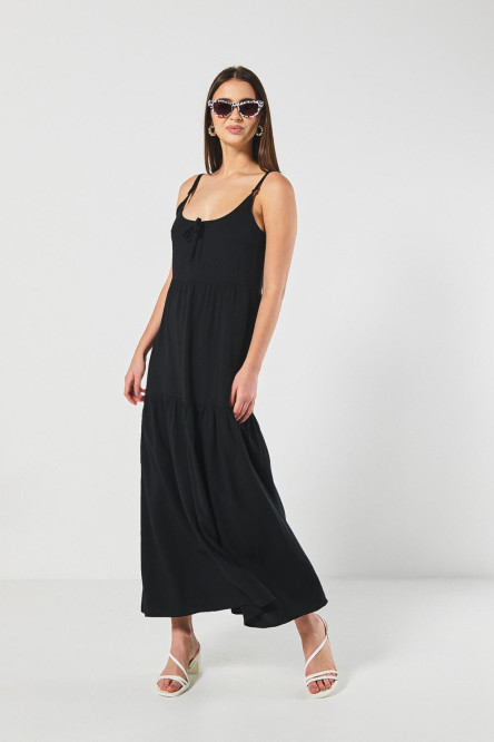 Vestido negro largo con manga sisa y tiras delgadas