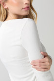 Camiseta ajustada blanca con texturas y manga larga