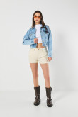 Chaqueta de jean cropped azul con bolsillos de parche