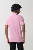 Camiseta unicolor tipo polo con aberturas y manga corta