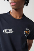 Camiseta ajustada manga corta unicolor con arte college