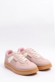 Tenis casuales unicolores con cortes y suelas planas