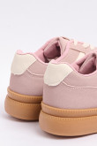 Tenis casuales unicolores con cortes y suelas planas