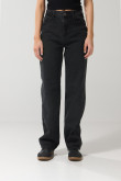Jean 90´S gris intenso tiro alto con bota recta y bolsillos
