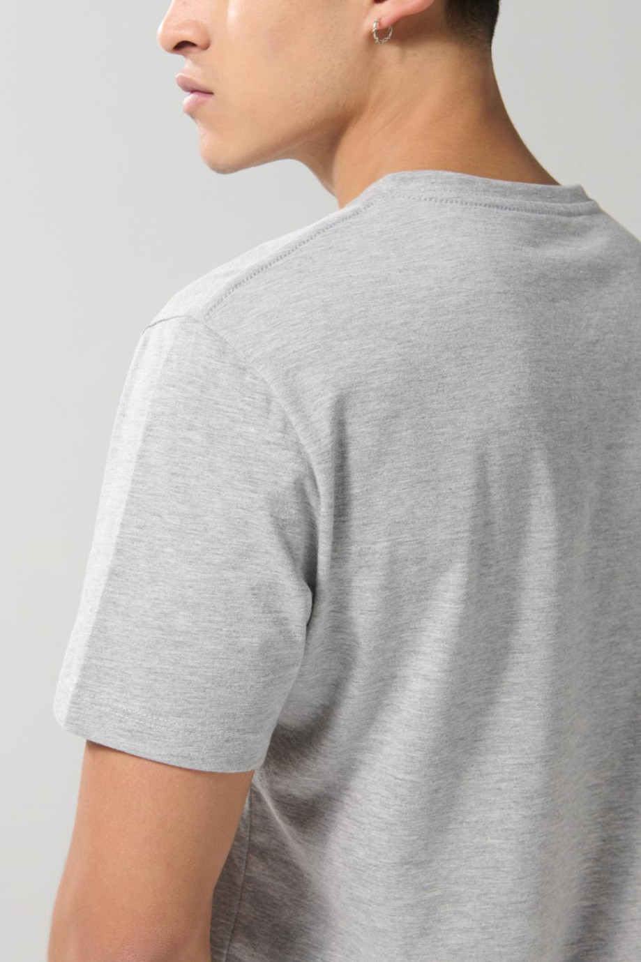 Camiseta cuello redondo gris clara en algodón