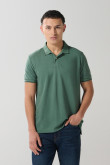 Camiseta unicolor tipo polo manga corta con botones