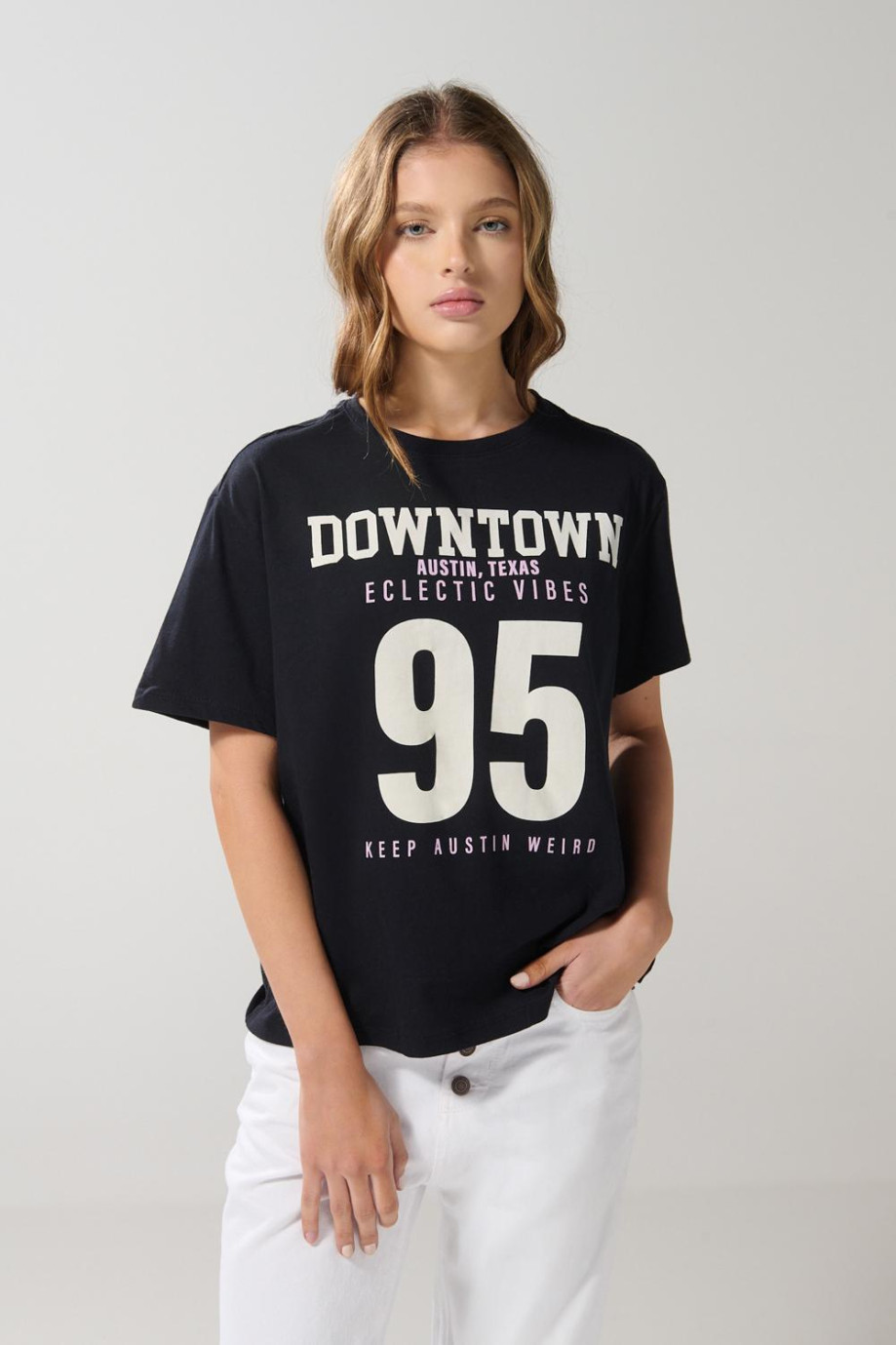 Camiseta unicolor manga corta con diseño college