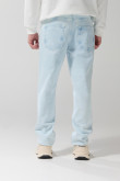 Jean 90´S tiro bajo con bota recta y bolsillos azul claro