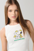 Camiseta crema clara manga sisa con arte de Snoopy