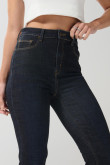 Jean azul intenso jegging ceñido con súper tiro alto