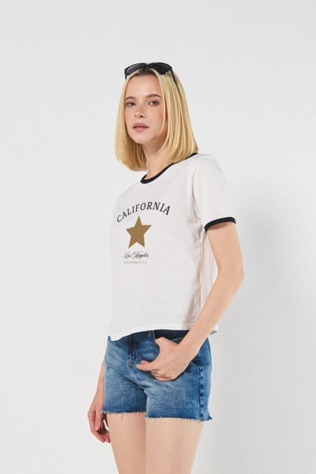 Camiseta con contrastes y manga corta unicolor college