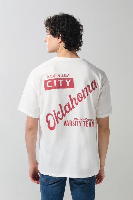 Camiseta oversize cuello redondo crema con diseños college
