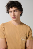 Camiseta café clara college manga corta con bolsillo