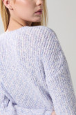 Suéter cuello redondo lila claro con trenza centrada