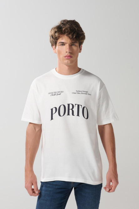 Camiseta college crema hombro rodado con manga corta