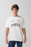 Camiseta college crema hombro rodado con manga corta