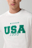Camiseta manga corta crema con arte college verde